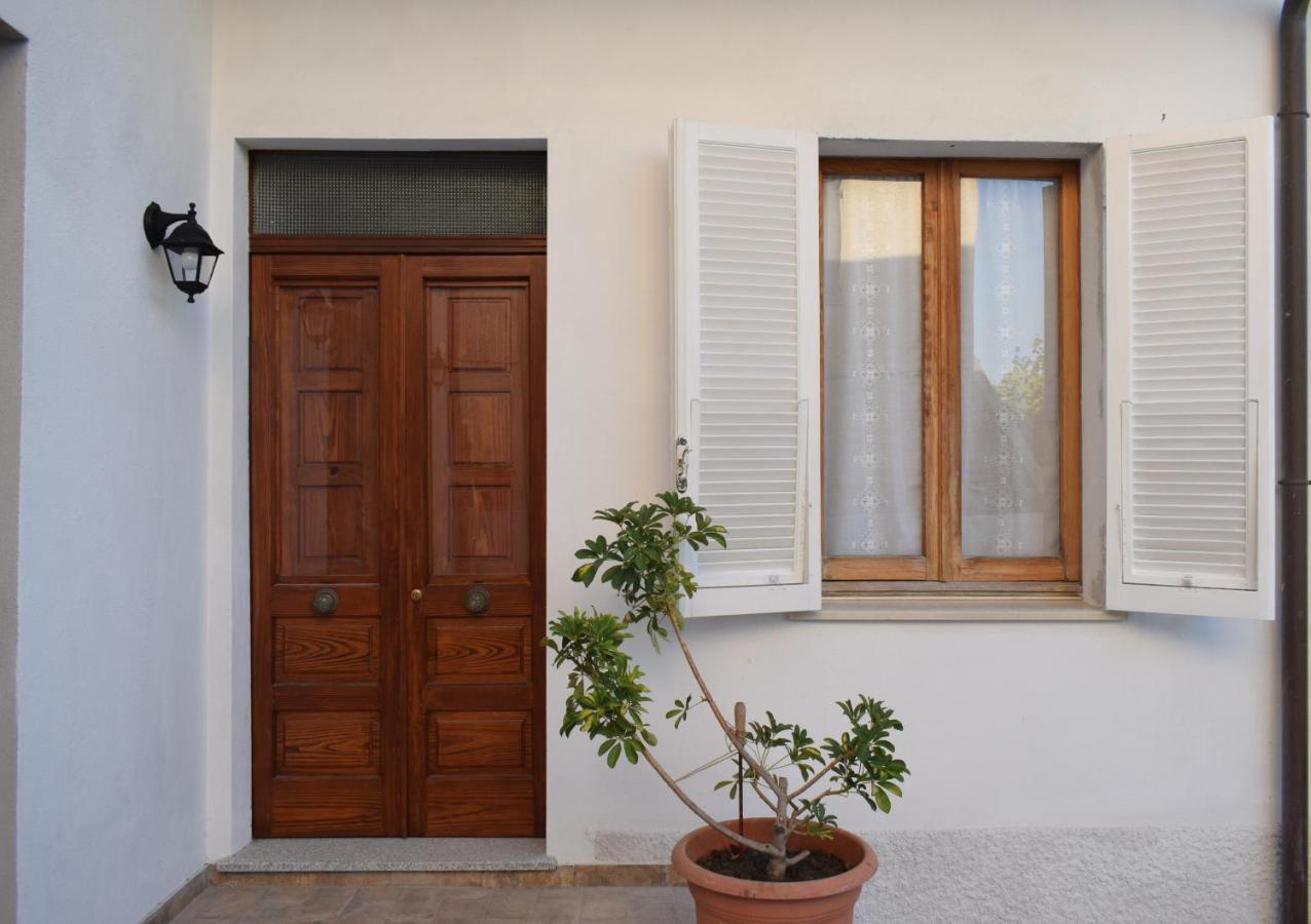 A Casa Di Zia Bed & Breakfast Oschiri Exterior foto